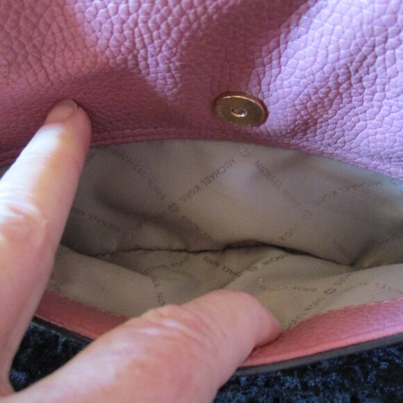 2018 Michael Kors Convertible Shoulder Pink/Tan/Logo Handbag w/Gold Chain - Picture 4 of 11